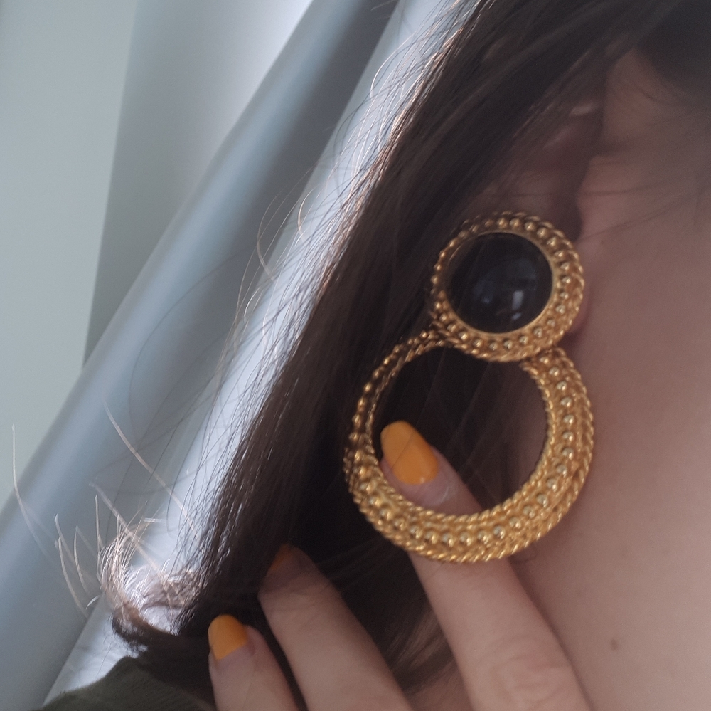 Vintage clip on earrings Gold and Black